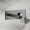 Salle de bain de luxe en laiton noir avec robinet simple – vue 5