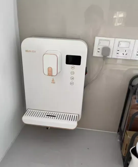 Distributeurs d'eau 220V