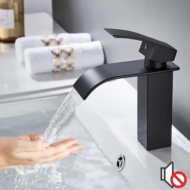 Lavabo de salle de bains de style cascade – vue 4