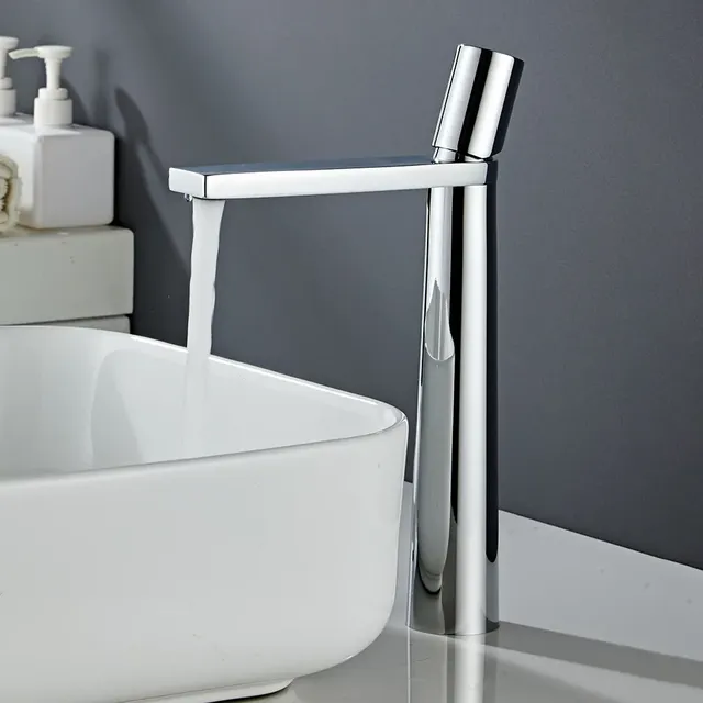 Robinet de lavabo moderne en laiton doré brossé – vue 4