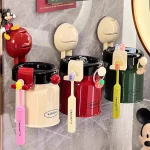 Tasse de lavabo magnétique, tasse de brosse à dents à l&rsquo;envers créative murale sans perçage pour la maison, tasse de rangement de lavabo de salle de bain