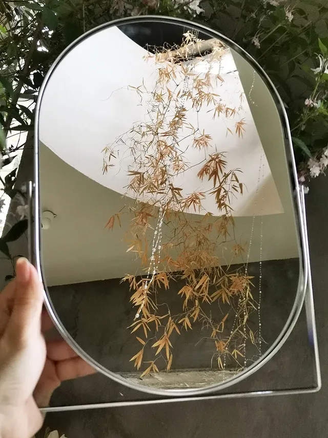 Miroir de maquillage rotatif en métal – vue 4