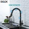 Robinet de cuisine noir à capteur extractible – vue 2