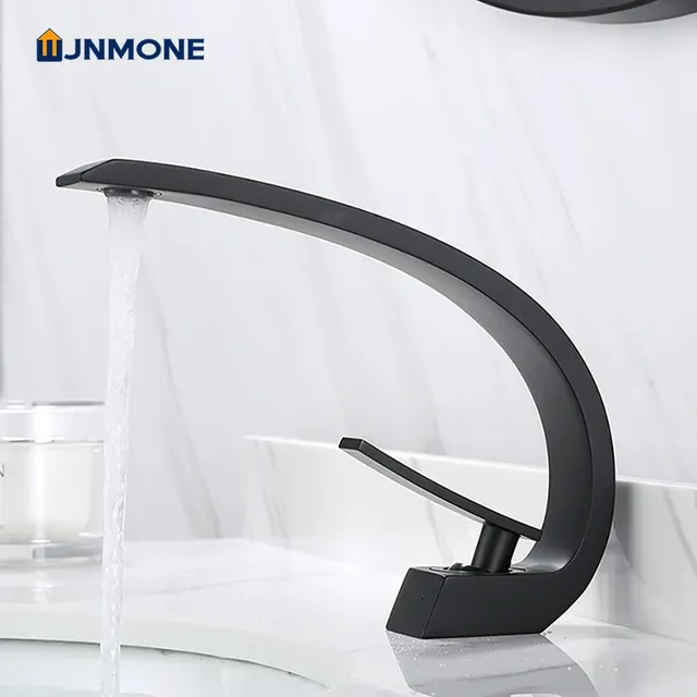 Robinet de lavabo de salle de bains moderne – vue 2