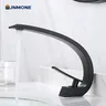 Robinet de lavabo de salle de bains moderne – vue 2