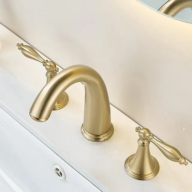 Robinet de lavabo en or brossé – vue 2