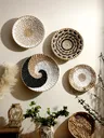 Décor de panier mural Boho fait à la main en jonc de mer – vue 1