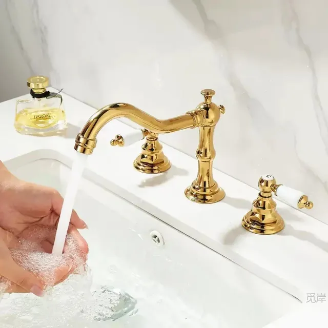 Robinet d'eau chaude et froide de luxe – vue 3