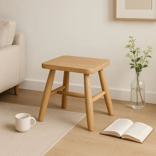 Chaise simple en bois