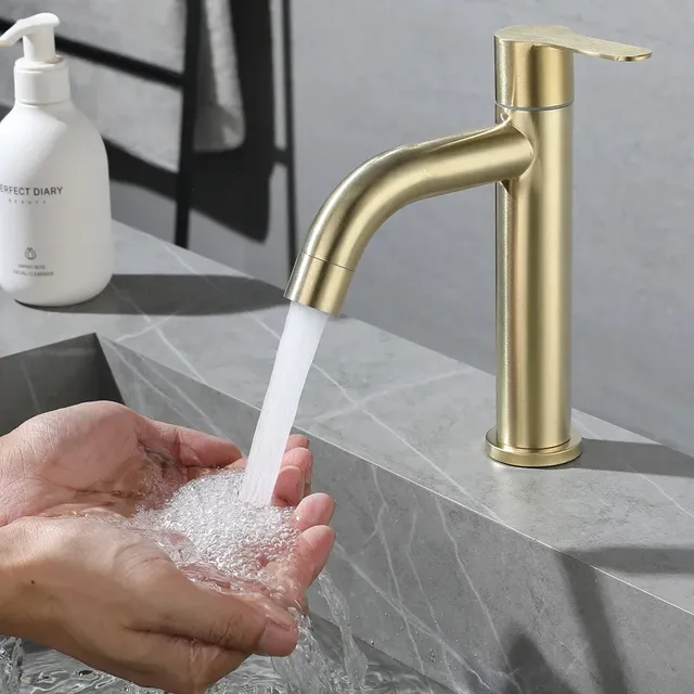Robinet de lavabo en or brossé – vue 2