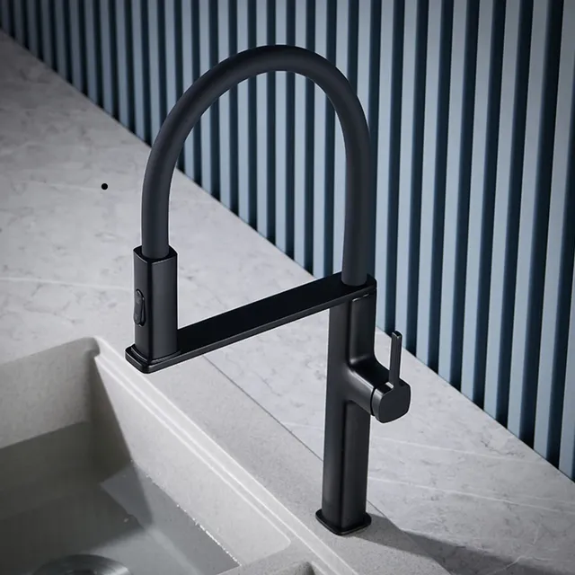 Robinet de cuisine de luxe en laiton noir au design simple – vue 4