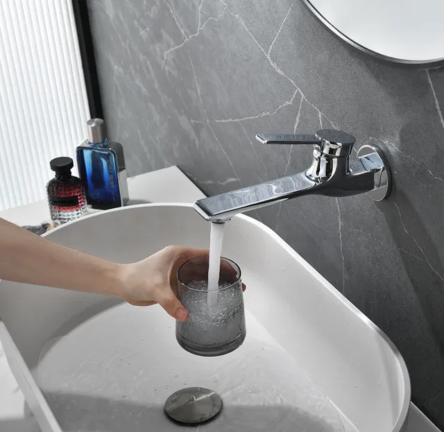 Nouveau robinet de salle de bains de luxe moderne – vue 3