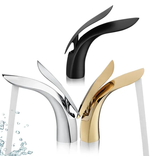 Robinet d'eau monté sur pont à poignée unique – vue 4