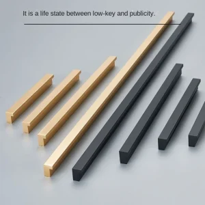 Poignée aluminium minimaliste profil carré arêtes nettes finition noir mat doré satiné longueurs multiples montage vis standard cuisine armoire tiroir