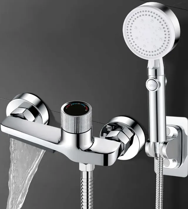 Ensemble de robinets de baignoire cascade – vue 7