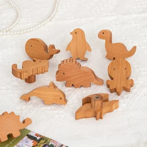 Poignée de porte d’armoire pour chambre d’enfant, dinosaure créatif et mignon, boutons de tiroir uniques en bois avec animaux, tiroir décoratif pour chambre à coucher Poignée de porte d’armoire pour chambre d’enfant, dinosaure créatif et mignon, boutons de tiroir uniques en bois avec animaux, tiroir décoratif pour chambre à coucher