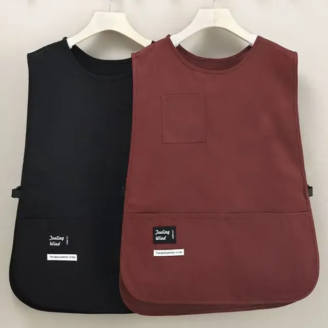 Tablier imperméable et résistant aux taches