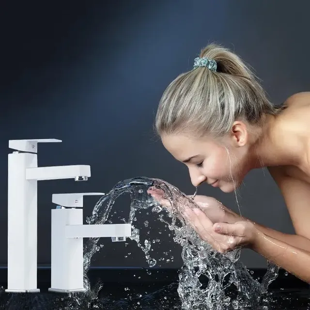 Robinet de lavabo numérique intelligent en laiton – vue 4