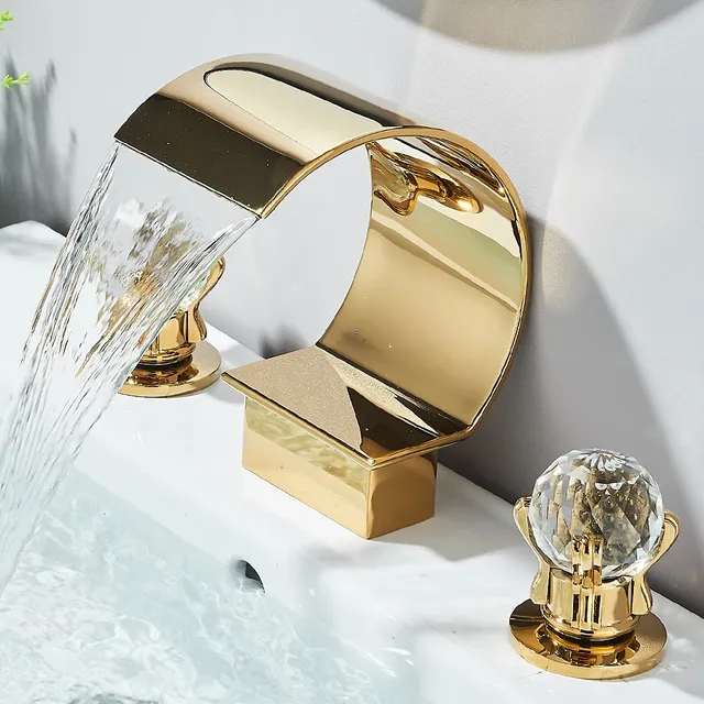 Robinet de salle de bains cascade en or – vue 3