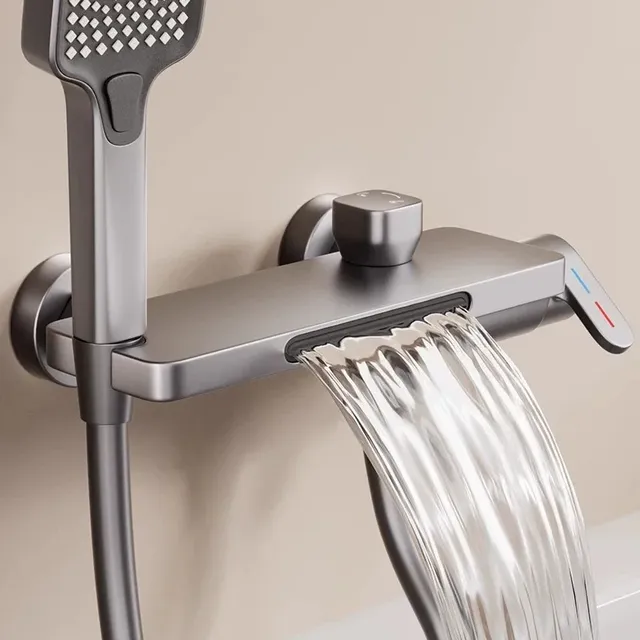 Robinet de baignoire cascade de salle de bains – vue 5