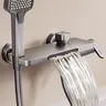 Robinet de baignoire cascade de salle de bains – vue 5