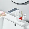 Robinet de lavabo à affichage de la température blanche – vue 7