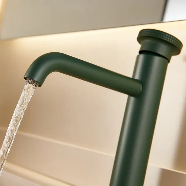 Robinet mitigeur d'eau chaude et froide – vue 3