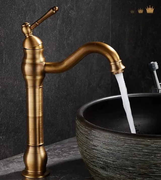 Robinet de lavabo doré à poignée unique – vue 5