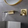 Robinet de lavabo cascade mural doré – vue 5