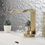 Robinet de lavabo cascade noir avec lavabo de salle de bains brossé, mitigeur d&rsquo;eau froide et chaude, robinets de salle de bains à poignée unique 855951