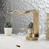 Robinet de lavabo cascade noir avec lavabo de salle de… – vue 1