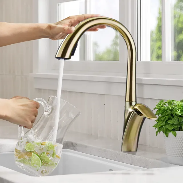 Robinet de cuisine de luxe en laiton doré brossé avec… – vue 3