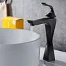 Robinet de lavabo de salle de bains noir et chromé – vue 4
