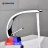 Robinet de lavabo de salle de bains moderne – vue 3
