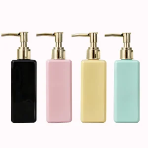 distributeur liquide pompe bouteille rectangulaire plastique laqué brillant effet céramique minimaliste contemporain métallique dorée bec long élancé haut