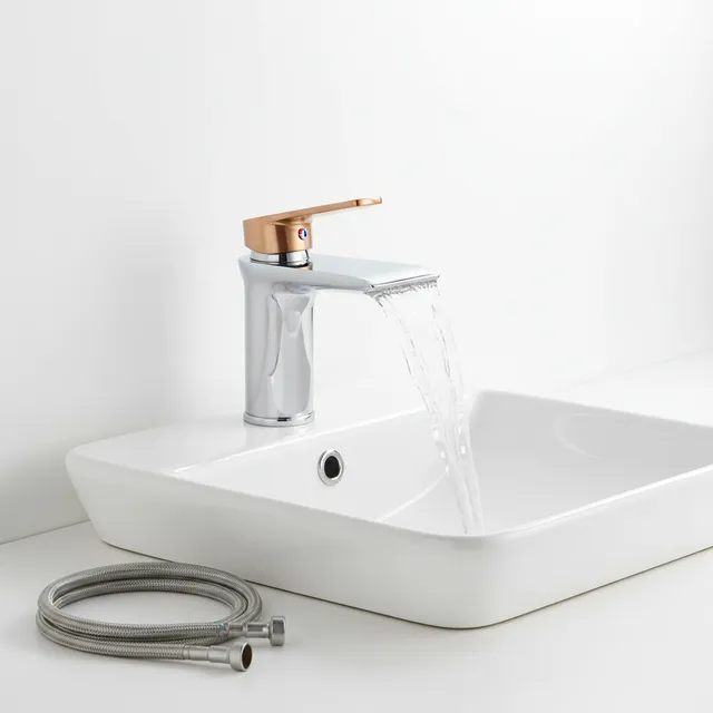 Robinet de salle de bains chromé cascade lavabo – vue 3