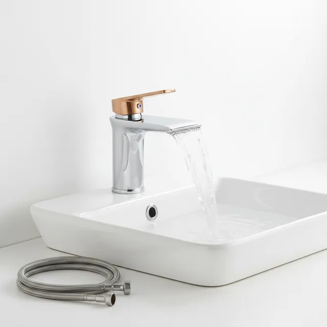 Robinet de salle de bains chromé cascade lavabo – vue 2