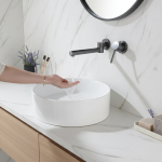 Lavabo mural avec poignée unique moderne, montage d&rsquo;eau chaude et froide, évier de centre commercial, robinet intelligent, bec à percussion, bain