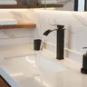 Robinet de lavabo en acier inoxydable de style haut – vue 1