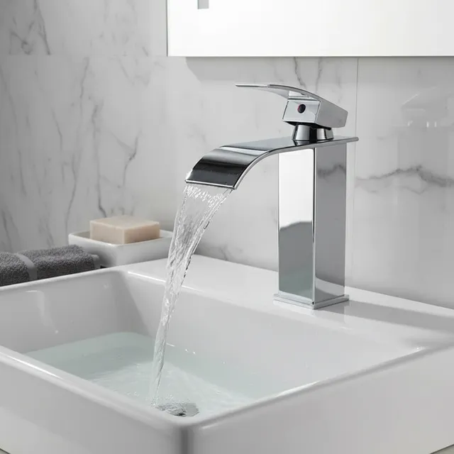 Salle de bains maison trois couleurs cascade lavabo en…