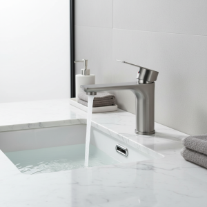 Robinet mitigeur chaud et froid pour lavabo de salle de bains brossé/gris, montage sur comptoir, poignée unique en acier inoxydable 304 Robinet mitigeur chaud et froid pour lavabo de salle de bains brossé/gris, montage sur comptoir, poignée unique en acier inoxydable 304