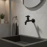 Robinet de jardin extérieur en laiton noir – vue 1
