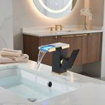 FMHJFISD robinet de lavabo de salle de bains LED cascade poignée unique monotrou robinets mélangeurs de salle de bains sensible à la température contemporaine