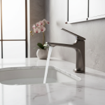 Robinet d&rsquo;évier de salle de bains en laiton à poignée unique, robinet d&rsquo;évier de salle de bains monté sur le pont, robinet d&rsquo;eau de lavabo mélangeur d&rsquo;eau chaude et froide