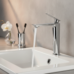 Robinet de lavabo chromé de salle de bains, robinet de lavabo monté sur le pont, robinet de mélangeur d&rsquo;eau chaude et froide de Type court/haut, grue à une poignée