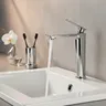 Robinet de lavabo chromé de salle de bains