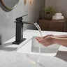 Cascade noire robinet chaud et froid lavabo…