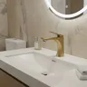 Robinet de salle de bains doré
