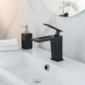 Robinet d’eau de type gobelet monotrou noir, style de bassin classique, chutes d’eau chaudes et froides Robinet d’eau de type gobelet monotrou noir, style de bassin classique, chutes d’eau chaudes et froides