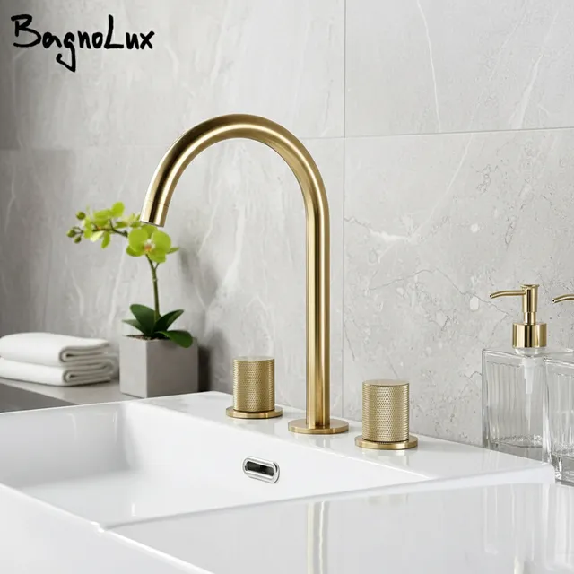 Robinet de lavabo en or brossé